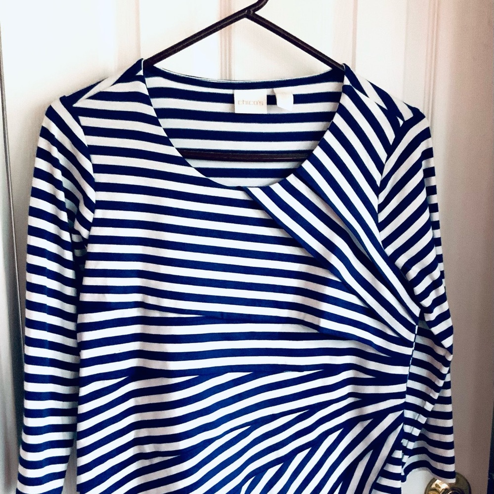 Chico’s 3/4 sleeve geometric layered knit shirt Sz 0 Navy Blue/white